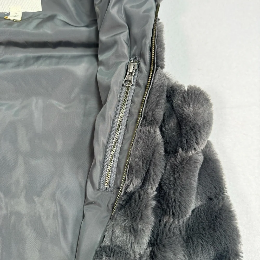 Dylan Faux Fur Puffer Vest Womens Size Small Grey Pocket Zip Up - Picture 12 of 12